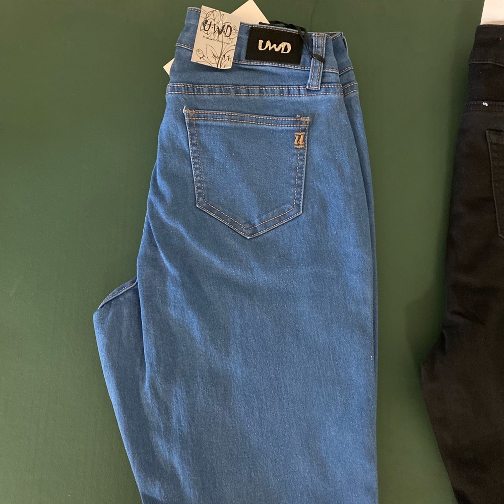 Jeans - Picture 2 of 2